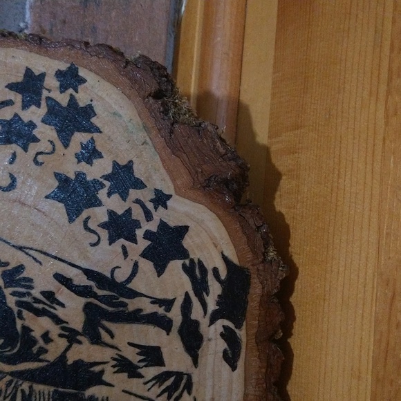 Sliced tree trunk painted shellac elephant picture - Picture 5 of 9